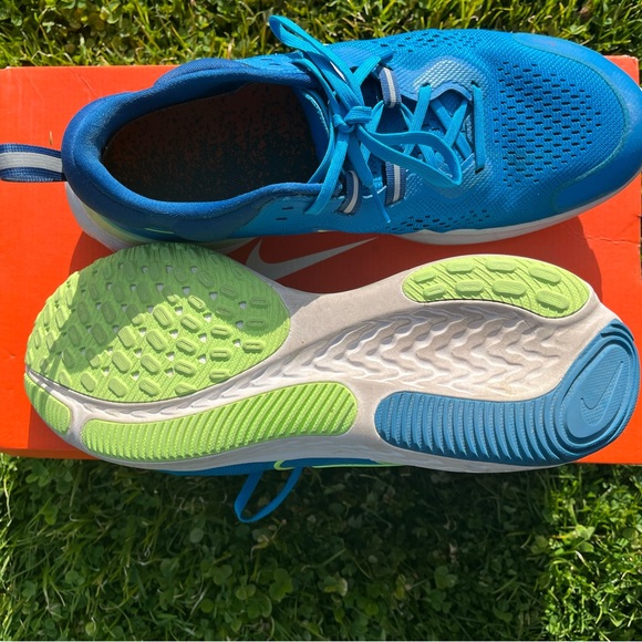 Nike React Men’s size 12 - Picture 2 of 5